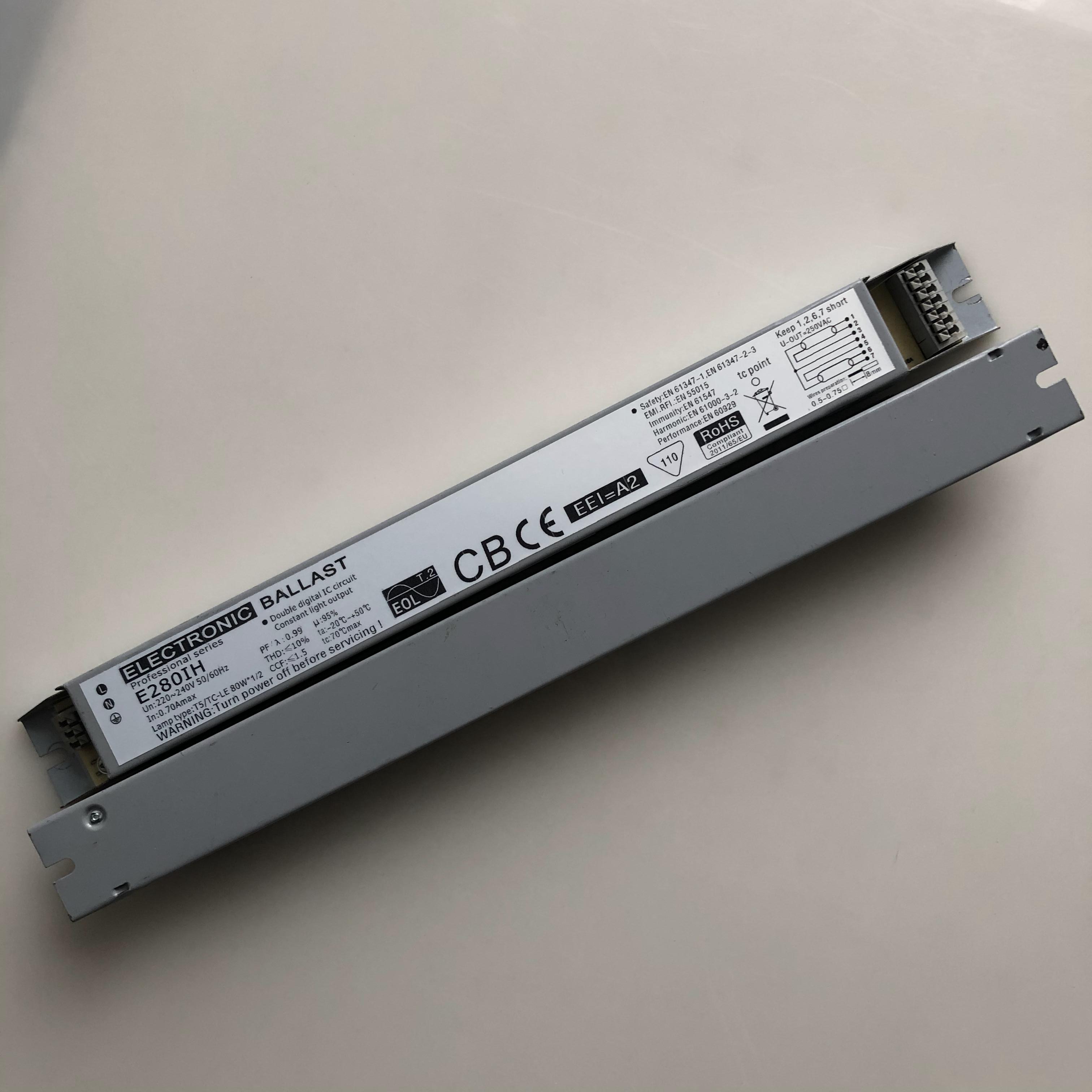 220-240V 2x80W مصباح الفلورسنت صابورة إلكترونية